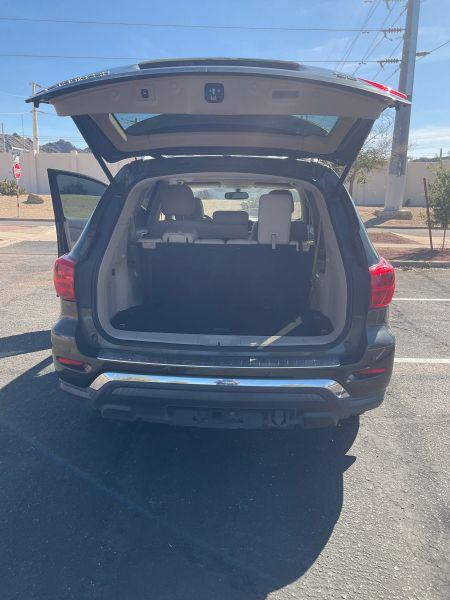 2017 Nissan Pathfinder SL