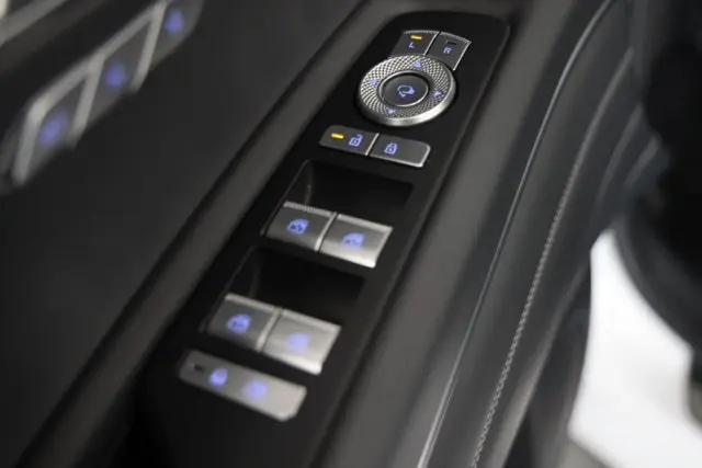 2025 Genesis GV80 2.5T Standard AWD