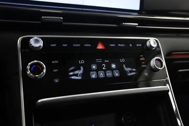 2025 Genesis GV80 2.5T Standard AWD