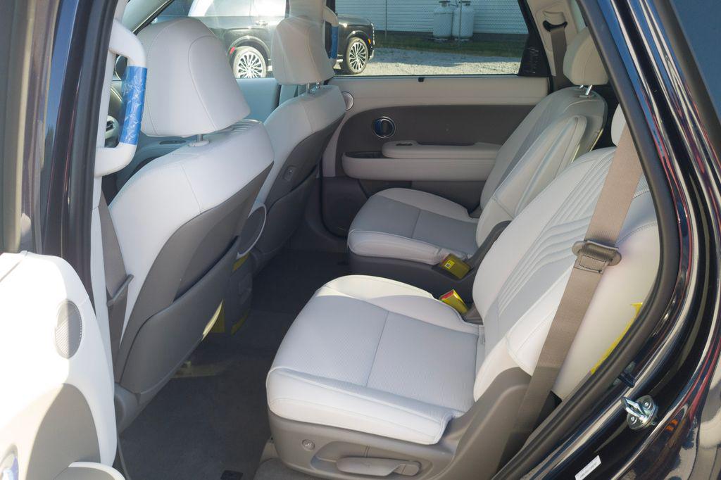 New 2026 Blue HYUNDAI Blue SEL 7P image 16