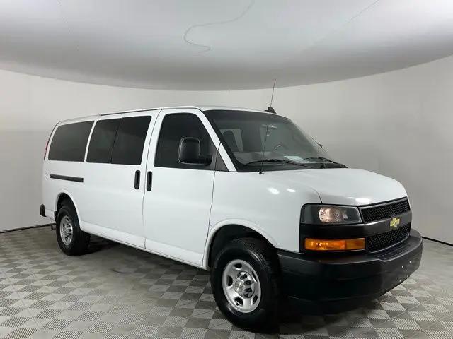 2023 Chevrolet Express Passenger RWD 3500 Regular Wheelbase LS