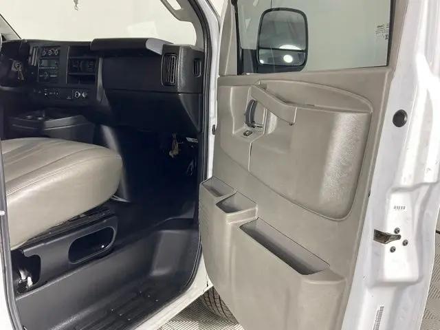 2023 Chevrolet Express Passenger RWD 3500 Regular Wheelbase LS
