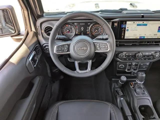 2026 Jeep Wrangler 4-Door Sahara 4x4
