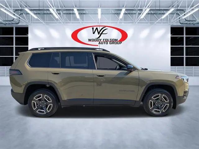 2026 Jeep Cherokee Laredo 4x4