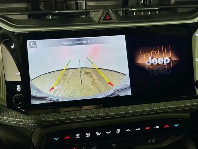2026 Jeep Cherokee Laredo 4x4
