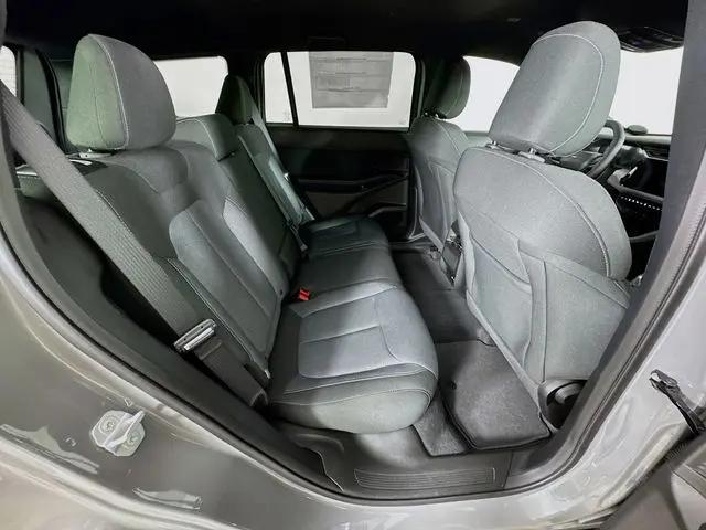2026 Jeep Cherokee Laredo 4x4