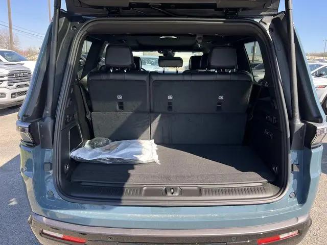 2026 Jeep Grand Wagoneer 4x4