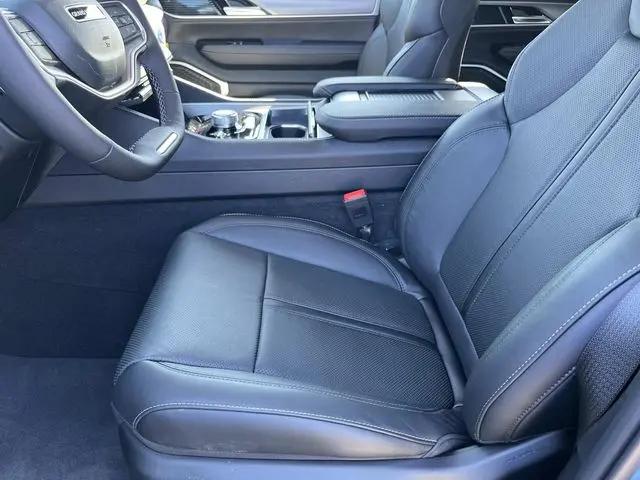 2026 Jeep Grand Wagoneer 4x4