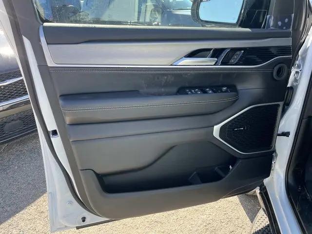 2026 Jeep Grand Wagoneer 4x4