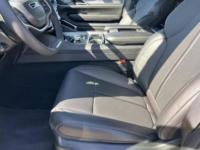 2026 Jeep Grand Wagoneer 4x4