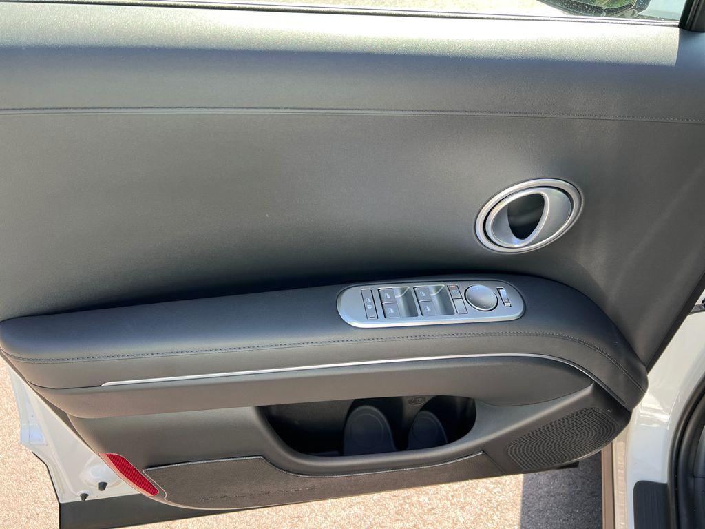 New 2026 Creamy White Pearl HYUNDAI Blue SEL 8P image 12