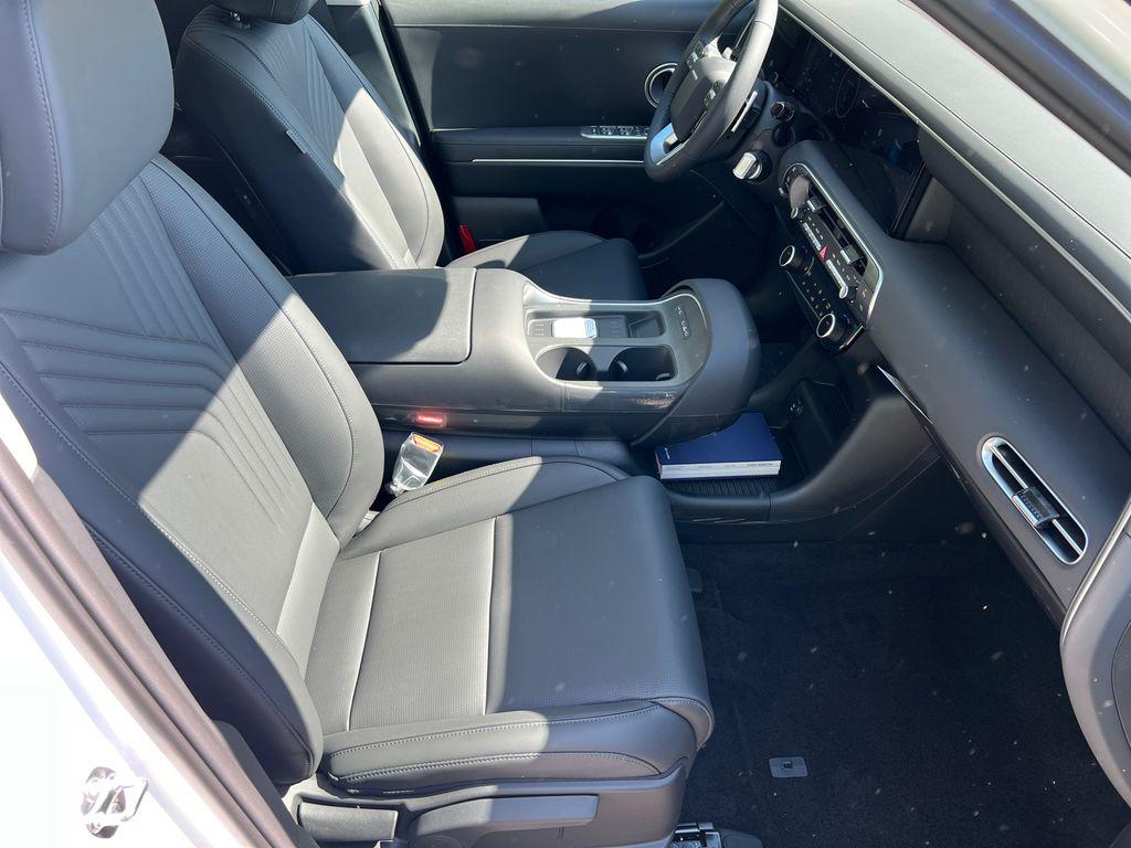 New 2026 Creamy White Pearl HYUNDAI Blue SEL 8P image 15