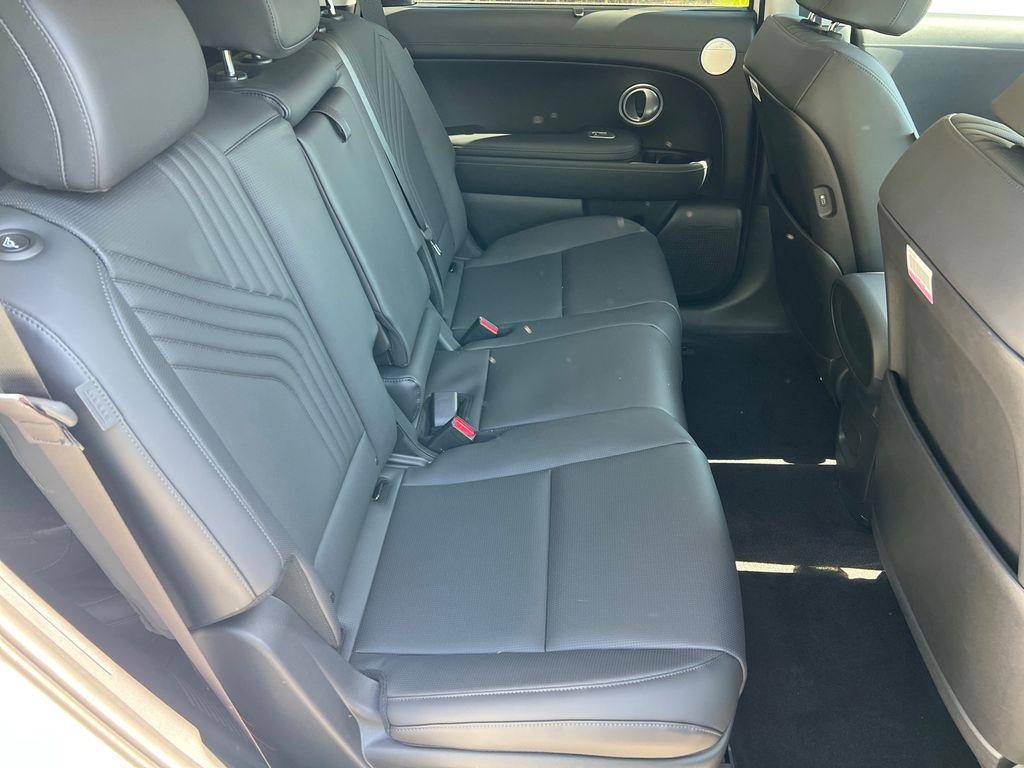 New 2026 Creamy White Pearl HYUNDAI Blue SEL 8P image 17