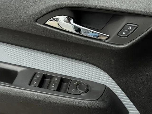 2027 Chevrolet Bolt LT FWD