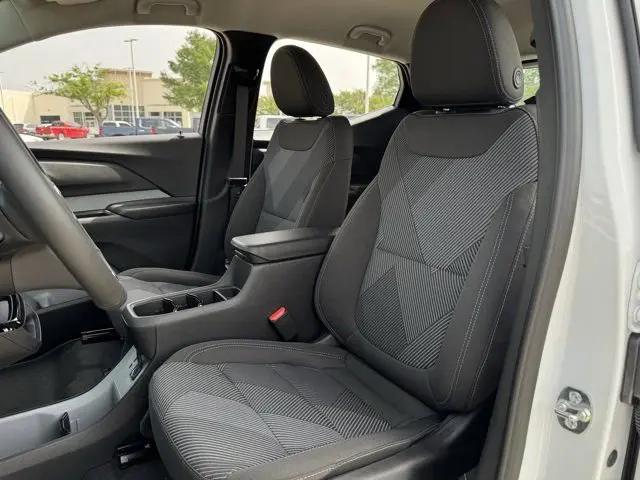 2027 Chevrolet Bolt LT FWD