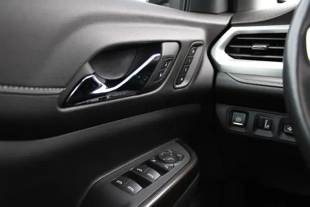2022 GMC Acadia AWD SLT