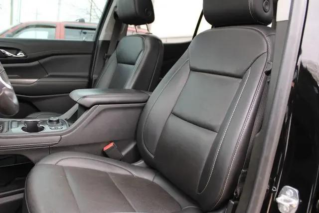 2022 GMC Acadia AWD SLT