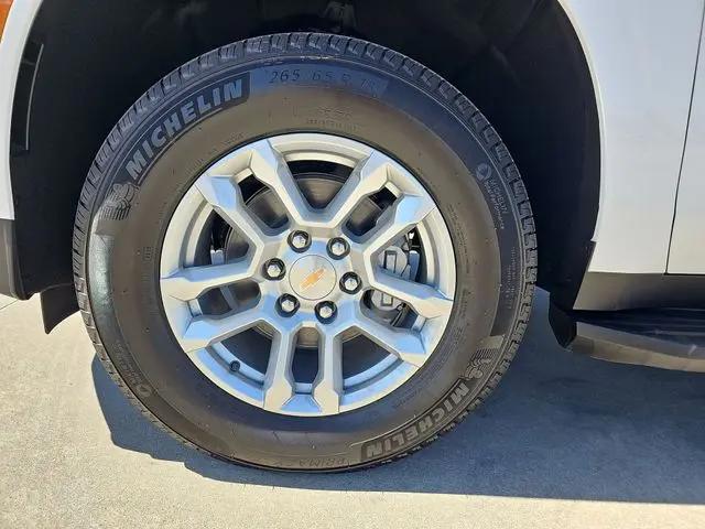 2026 Chevrolet Suburban LS, RWD