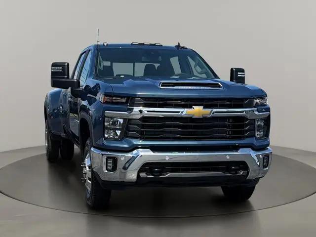 2026 Chevrolet Silverado 3500HD Crew Cab, Long Bed, LT Dual Rear Wheel, RWD