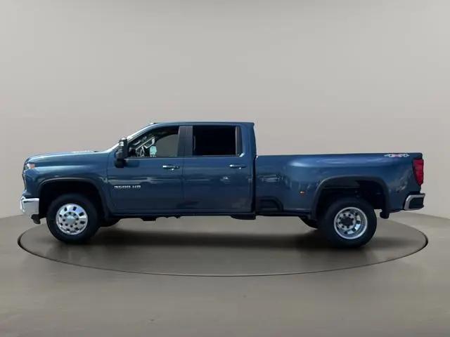 2026 Chevrolet Silverado 3500HD Crew Cab, Long Bed, LT Dual Rear Wheel, RWD