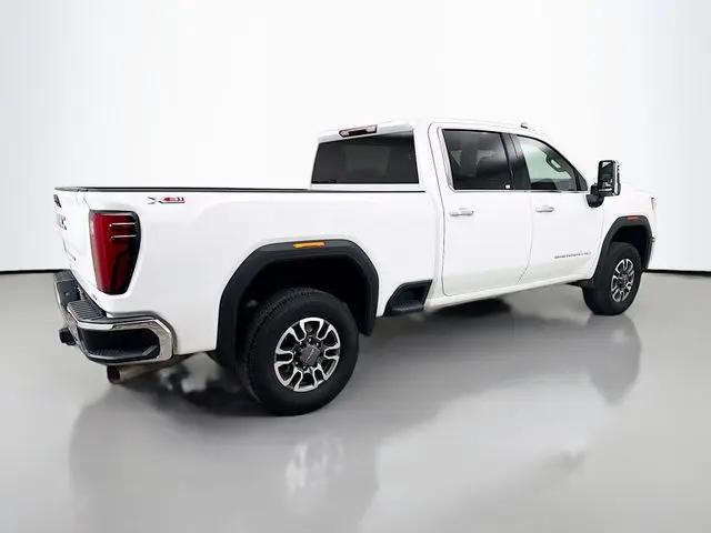 2025 GMC Sierra 2500HD 4WD Crew Cab Standard Bed SLT