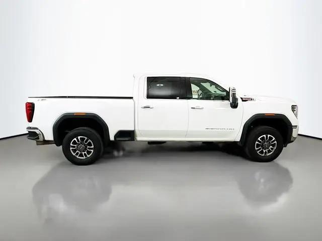 2025 GMC Sierra 2500HD 4WD Crew Cab Standard Bed SLT