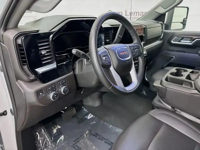 2025 GMC Sierra 2500HD 4WD Crew Cab Standard Bed SLT