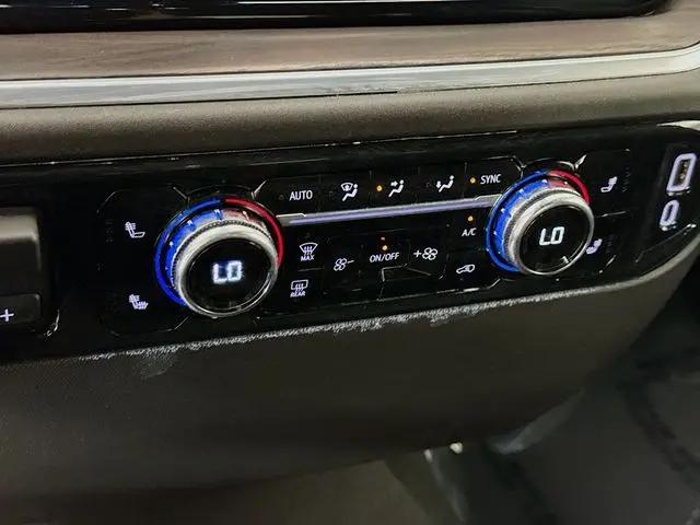 2025 GMC Sierra 2500HD 4WD Crew Cab Standard Bed SLT