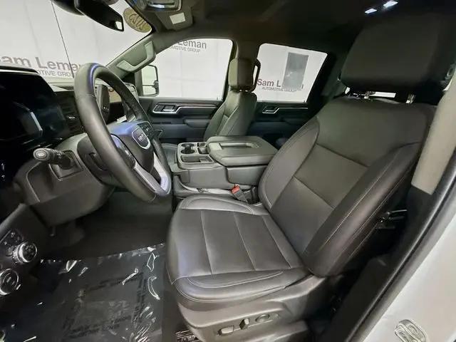 2025 GMC Sierra 2500HD 4WD Crew Cab Standard Bed SLT