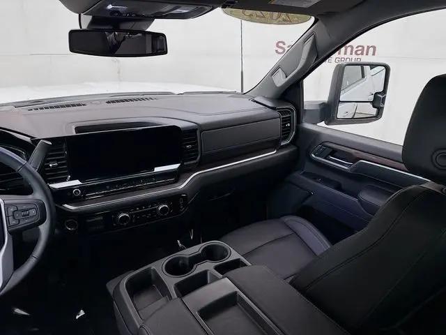 2025 GMC Sierra 2500HD 4WD Crew Cab Standard Bed SLT