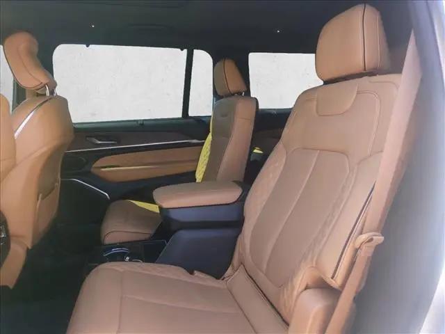 2023 Jeep Grand Cherokee L Summit 4x4