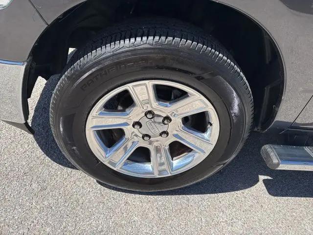 2017 Ram 1500 Lone Star Silver Crew Cab 4x4 5'7" Box