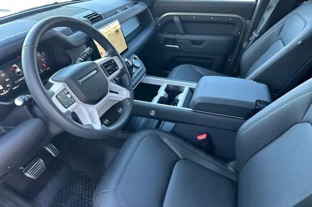 2025 Land Rover Defender 110 P400 S