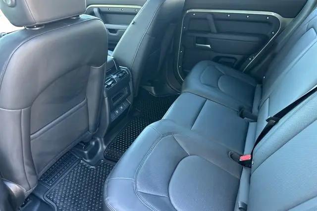2025 Land Rover Defender 110 P400 S