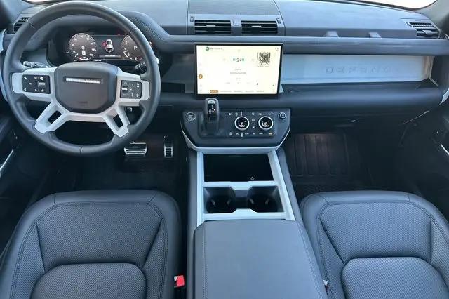 2025 Land Rover Defender 110 P400 S