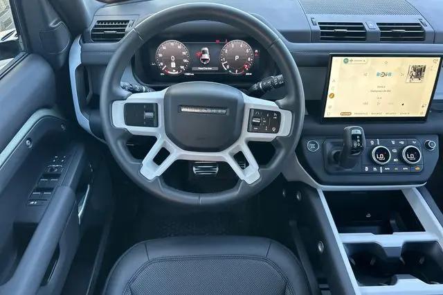 2025 Land Rover Defender 110 P400 S