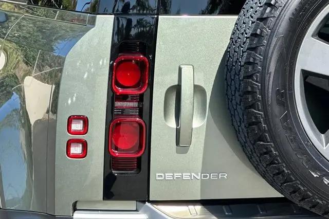2025 Land Rover Defender 110 P400 S