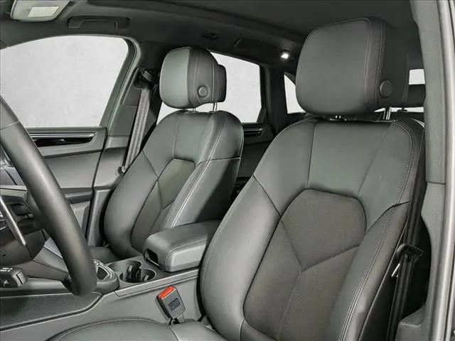 2023 Porsche Macan Macan