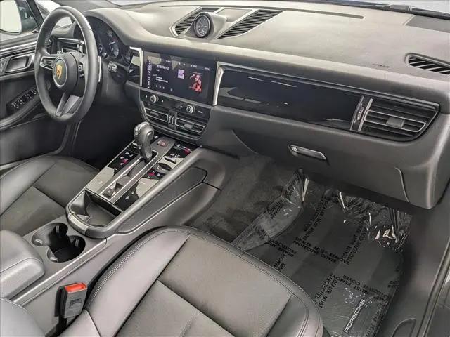 2023 Porsche Macan Macan