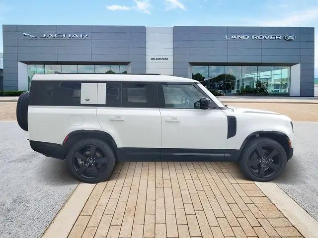 2023 Land Rover Defender 130 X-Dynamic SE