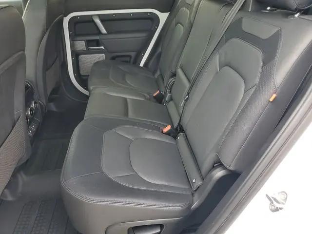 2023 Land Rover Defender 130 X-Dynamic SE