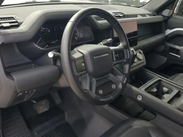 2023 Land Rover Defender 130 X-Dynamic SE