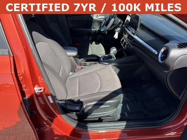 2023 Kia Forte LXS - Photo 9