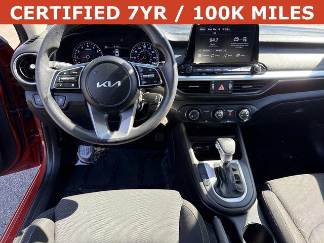 2023 Kia Forte LXS - Photo 17