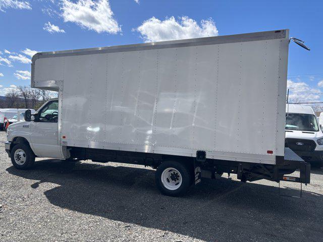 2026 Ford E-350 Cutaway E-350 DRW 158" WB