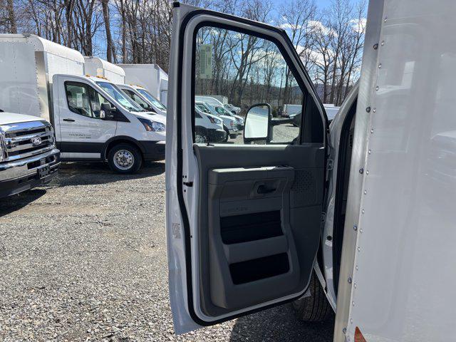 2026 Ford E-350 Cutaway E-350 DRW 158" WB