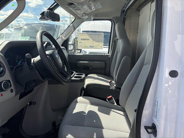 2026 Ford E-350 Cutaway E-350 DRW 158" WB