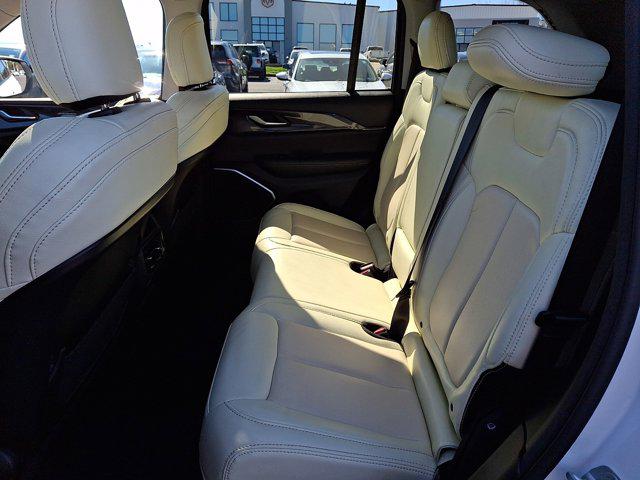 2022 Jeep Grand Cherokee Laredo 4x4