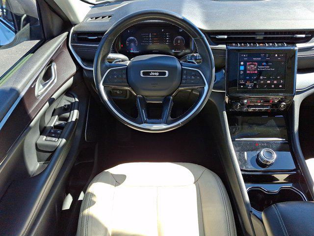 2022 Jeep Grand Cherokee Laredo 4x4