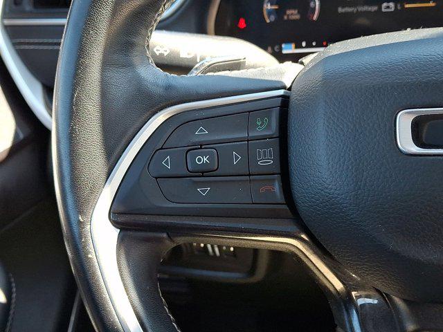 2022 Jeep Grand Cherokee Laredo 4x4